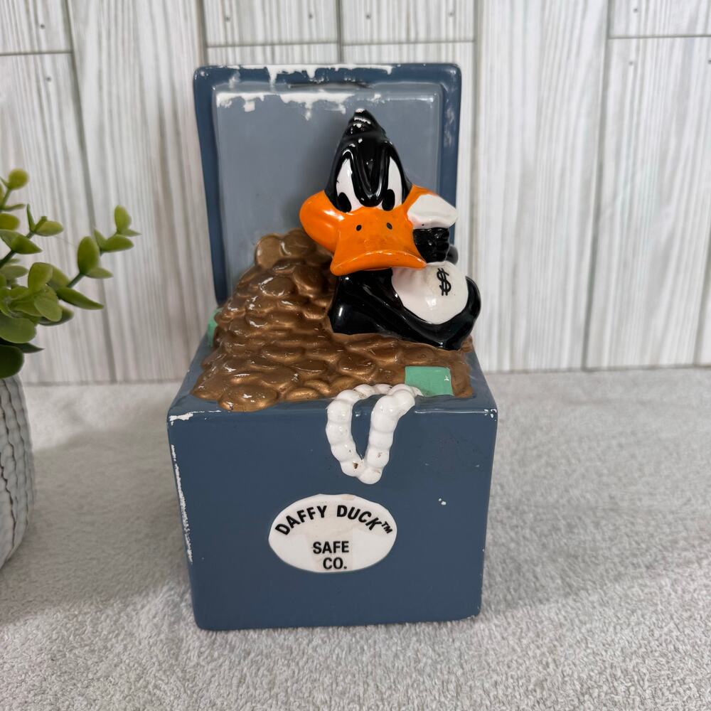 Vintage Daffy Duck Money Bags Ceramic Coin Bank Warner Brothers, 1989‎